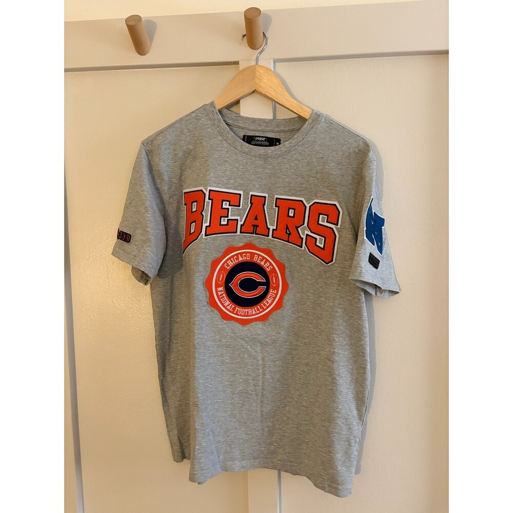 Pro Standard Lux NFL Chicago Bears T-shirt Size Medium NWOT Embroidered Patches